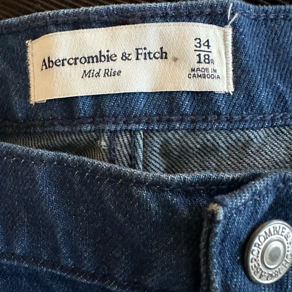 NWT Abercrombie Mid-Rise Wide Leg Jeans, size 18 - Picture 4 of 8